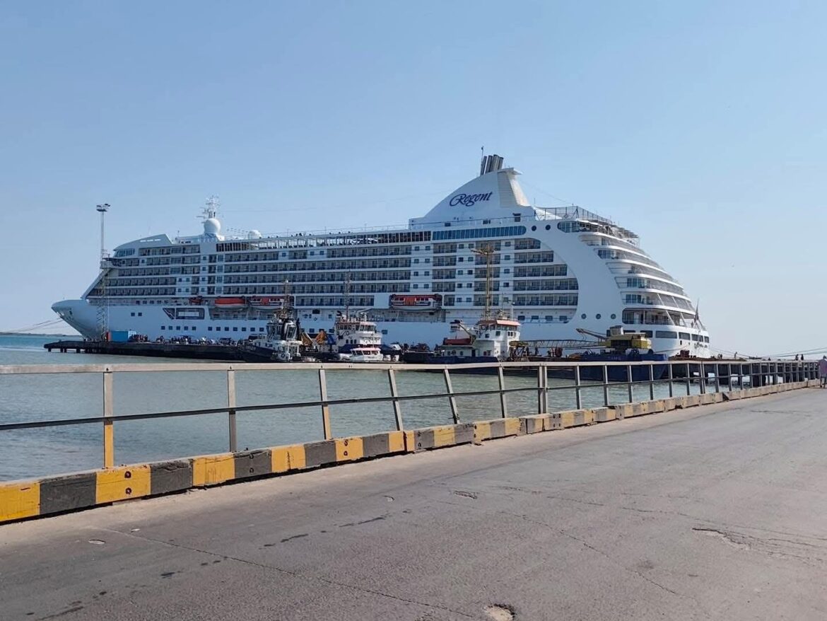 Seven Seas Voyager