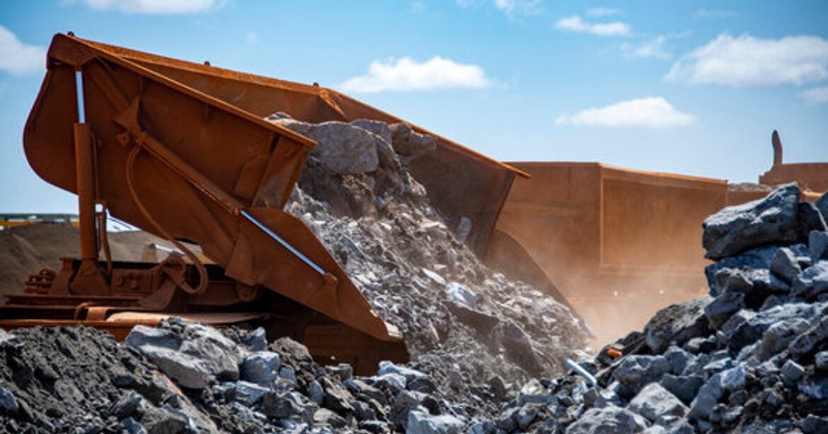 Zimbabwe halts raw mineral export